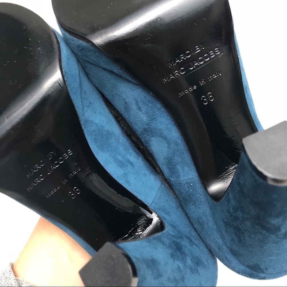 Marc Jacobs blue suede heels with black trim/bow - Picture 6 of 6